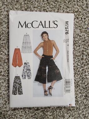 McCall's Women's Wide-Leg Cropped Pants Pattern - #M7576